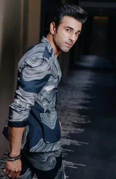 Pulkit Samrat Calls Rehearsal “That Weird Space Between Bad and Brilliant” in Rahu Ketu BTS Post