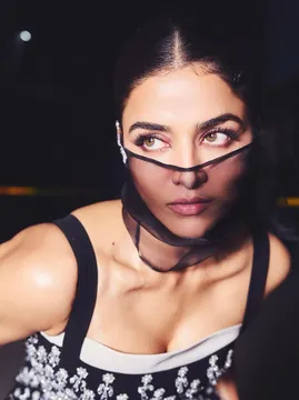 Is Wamiqa Gabbi now the blue eyed girl of Dharma?