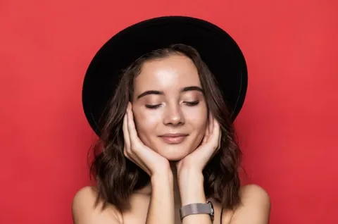 From Red Carpet to Real Life: How Astaxanthin Supports Skin Glow and Eye Health