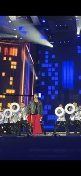 Siddhant Chaturvedi Sets the 70th Filmfare Stage on Fire with a Power-Packed Tribute to Bollywood Dance Legends