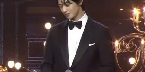 Once Again Cha Eunwoo Made Fans Go Wild Over His Incomparable Elegance!!