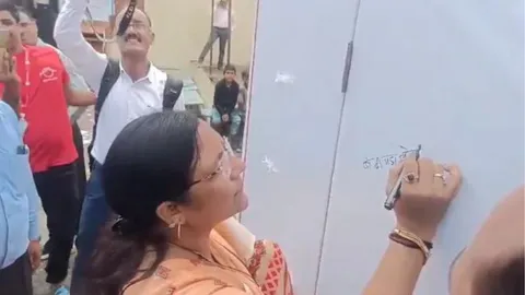 Union Minister's Misspelling of 'Beti Bachao, Beti Padhao' Goes Viral