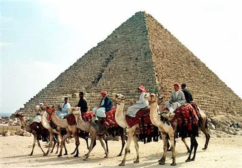 Controversy in Egypt: Ancient Pyramid Undergoes Modern Renovation with Granite, Leaving Heritage Experts Appalled