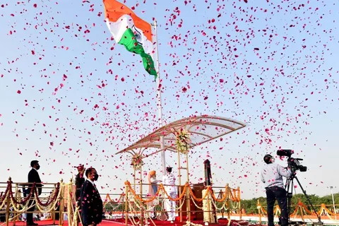 Rajnath Singh Flags Off Ceremony at Red Fort; Amit Shah and Rahul Gandhi Arrive for PM’s Address