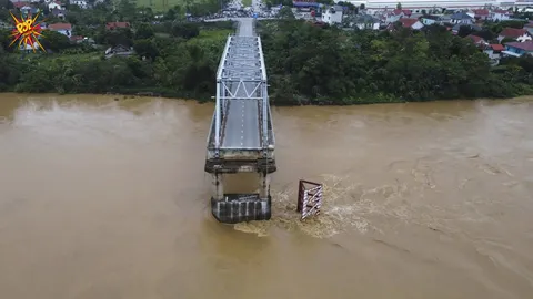 Vietnam Storm Toll Surges to 64 as Bridge Collapses and Floods Sweep Away Bus