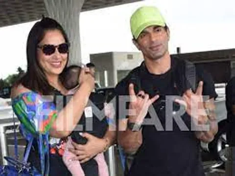 Viral: Bipasha Basu and Karan Singh gets papped at airport with their little daughter!