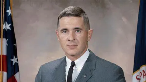 Apollo 8 Astronaut William Anders, Known for 'Earthrise' Photo, Dies in Plane Crash