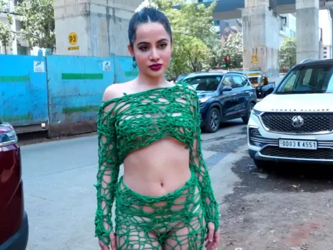 Uorfi Javed Slams Ameesha Patel for Her Remark on OTT is Full of Gayism and Lesbianism.