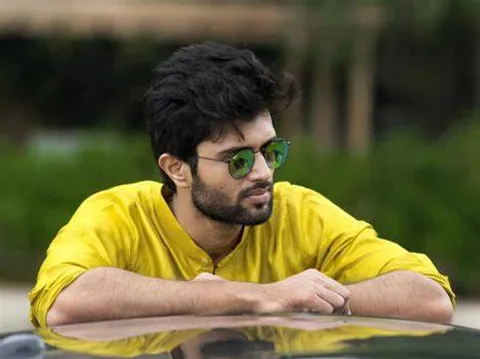 Vijay Deverakonda Sets the Record Straight: The Truth behind the Viral 'Trolling' Police Complaint and Photo from COVID Times