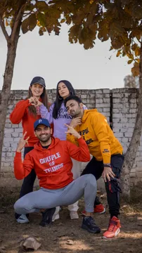 Proposal in the stands : Amrita Rao - RJ Anmol bring to us cricketer Deepak Chahar and Jaya’s love story exclusively on Couple of Things
