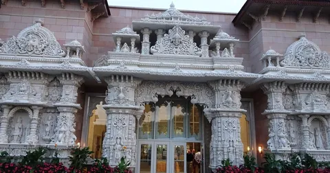 Exploring New Jersey's Akshardham Temple: Five Fascinating Facts About the World's Largest Hindu Temple Beyond India's Borders