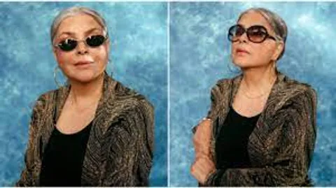 Zeenat Aman Celebrates First Anniversary Of Her Instagram Debut!