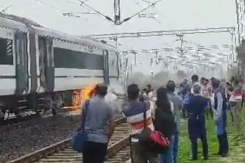 Fire Breaks Out in Bhopal-Delhi Vande Bharat Express, No Casualty Reported