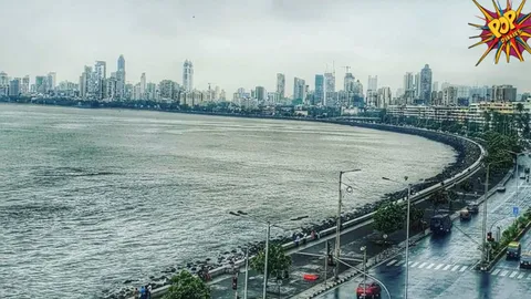 Mumbai Police Appeal to the Public in Heavy Rainfall