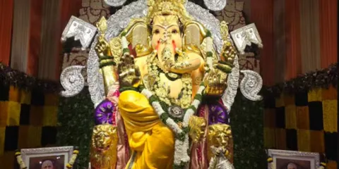 GSB Seva Mandal’s Ganesh Idol With 66 Kg Gold, 336 Kg Silver Ornaments; see pics