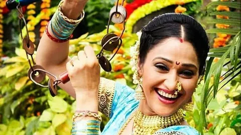 "Disha Vakani Returns as Dayaben in Taarak Mehta Ka Ooltah Chashmah After 6-year Hiatus"