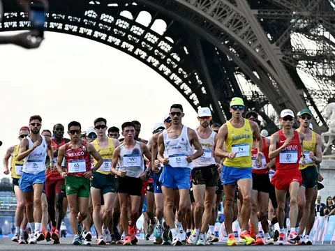 What caused 3 out of 5 Indian race walkers to fail at Paris Olympics?