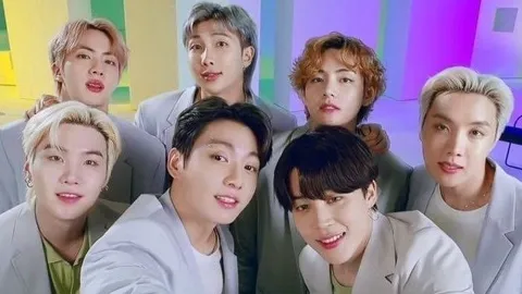 BTS' Life Journey In A Documentary:- BTS Monuments: Beyond The Stars!