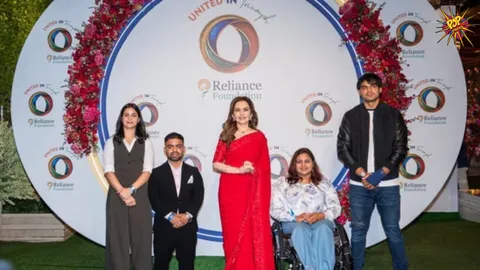 Neeraj Chopra , Manu Bhaker Seen Posing With Nita Ambani At Antilia