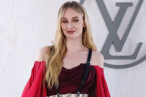 Sophie Turner hated That Priyanka Chopra & Her Were ‘Always Called The Wives’