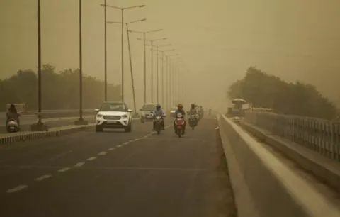India Sees 19.3% Drop in Particulate Pollution in 2022, Adding One Year to Life Expectancy