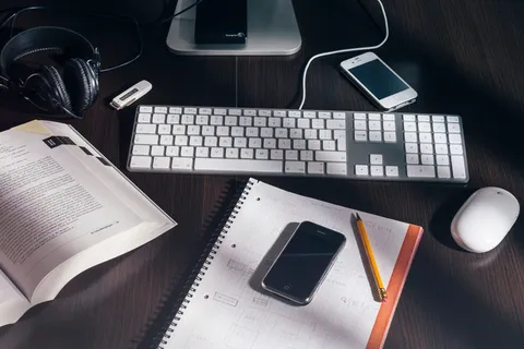5 AI Tools For Journalists To Help You Write Better And Faster!