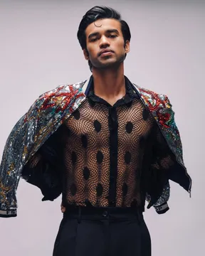 Reasons Why we love Babil Khan's instagram account!