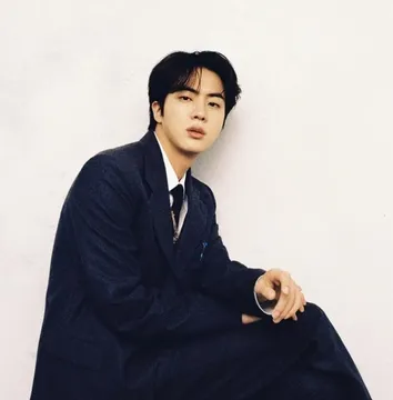 Eldest member of BTS Kim Seokjin suffers an injury, had to be rushed to the hospital