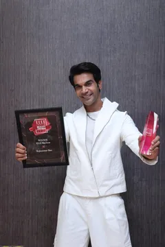 Rajkummar Rao named 'Man Icon of The Year'at an prestigious award ceremony