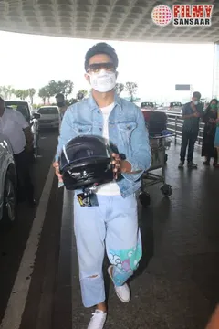 Actor Aparshakti Khurrana gives Helmet to the Paparazzi