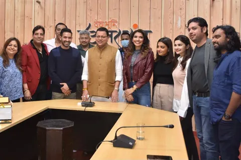 Team Forensic, Vikrant- Radhika along with the producers Deepak Mukut, Mansi Bagla met the Uttarakhand CM Shri Pushkar Singh Dhami Ji while shooting in the state