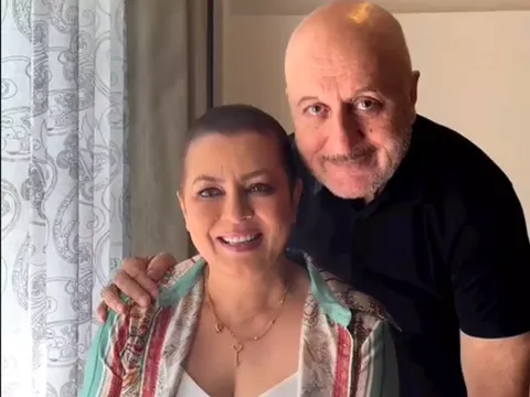 Anupam Kher Brings Out Mahima Chaudhry's Battle With Cancer, We Say Proud And Wishing For Her Long Life!
