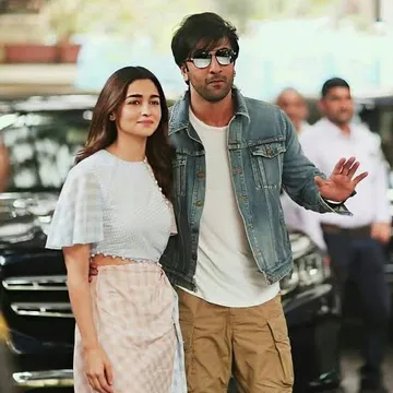 Here's the Timeline of The Love Story of Alia Bhatt and Ranbir Kapoor. It'll definitely leave you in an awe!