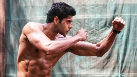 Abhimanyu Dassani expresses gratitude marking 3 years of his debut 'Mard Ko Dard Nahi Hota'