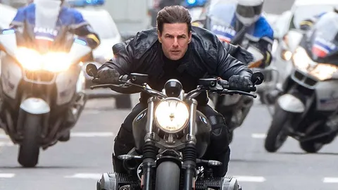 Here Are Some Awesome Scenes From These Movies Done By These Stars That Were NOT CGI!