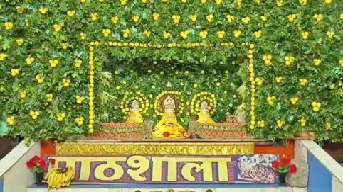 Darshan Of Dwarkadhish Form In Ujjain Gopal Temple - Amar Ujala Hindi News  Live - Ujjain:गोपाल मंदिर में द्वारिकाधीश स्वरूप के दर्शन; आधी रात को दर्शन  के लिए उमड़े हजारों श्रद्धालु