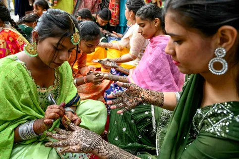 Hariyali Teej 2025: इतनी खास क्यों है हरियाली तीज? जानिए पूजा विधि, कैसे  करें पूजा की तैयारी | Mint