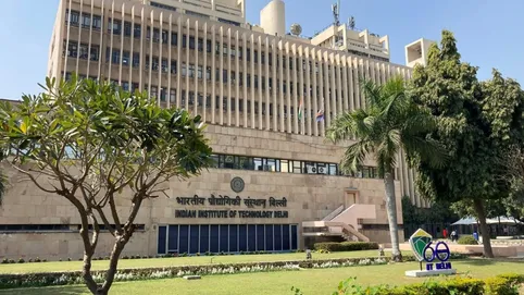 IIT Delhi tops the list among 10 institutes in India for most employable  graduates here know complete news | इन 10 कॉलेजों का जॉब के मामले में कोई  जवाब नहीं, आईआईटी दिल्ली टॉप पर