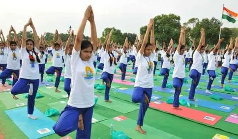 Yoga in Hindi, Banefits and Types of Yoga in Hindi: पढ़िए योगा क्या है? योग  के लाभ, योग के नियम, योग के प्रकार और योग आसन - India TV Hindi | page 3