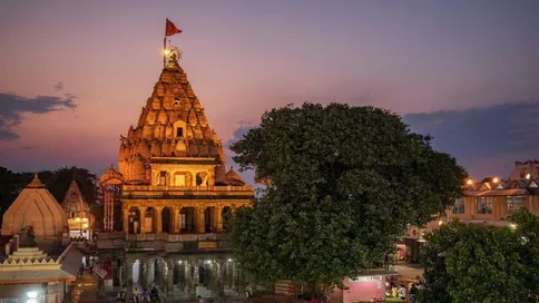 Chandra Grahan 2025: देश के इन 5 मंदिरों में नहीं मान्य होता ग्रहण का सूतक  काल, जानिए इनके बारे में - chandra grahan 2025 the sutak period of eclipse  is not valid