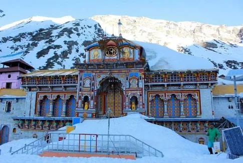 Badrinath Temple History In Hindi Facts About Uttrakhand Badrinath Temple -  Amar Ujala Hindi News Live - बद्रीनाथ धाम जहां माता लक्ष्मी ने लिया बदरी  वृक्ष का रूप, जानिए बद्रीनाथ धाम से