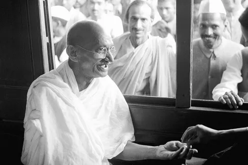 महात्मा गांधी, कुशल मध्यस्थ - JSTOR डेली