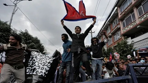 नेपाल को चीन जैसा बनाना चाहते थे PM ओली, क्यों GEN-Z को फूंकना पड़ा इंकलाब  का बिगूल? - nepal gen z protest china angle social media ban army deployed  ntcppl - AajTak
