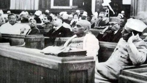 14 September Hindi Diwas,1949 Today Hindi Became Official Language Of India  - Amar Ujala Hindi News Live - 14 सितंबर- 1949 में आज ही के दिन मिला था  हिंदी को राजभाषा का दर्जा, जानिए 'आज का इतिहास'