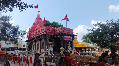 उज्जैन के 51 फीट स्तंभ दिए की गुप्त नवरात्रि में गजब महिमा, मां हरसिद्धि  हैं विराजित