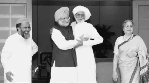 सीमाओं से परे एक बंधन - पाकिस्तान के गाह ने अपने लड़के से भारत के  प्रधानमंत्री बने मनमोहन सिंह के निधन पर शोक व्यक्त किया - सीएनबीसी टीवी18