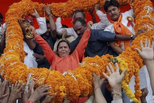 जब 8 महीने में छिन गई थी मध्यप्रदेश की पहली महिला मुख्यमंत्री की कुर्सी -  Story Of Ex Chief Minister Of Mp Uma Bharti - Amar Ujala Hindi News Live