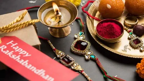 Raksha Bandhan 2023: कब मनाया जाएगा रक्षाबंधन, जानिए सही तारीख और राखी  बांधने का शुभ मुहूर्त - When will Raksha Bandhan 2023 be celebrated know  the exact date and auspicious time