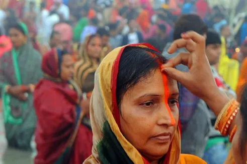 छठ पूजा में क्‍यों लगाते हैं नाक से मांग तक सिंदूर, जानें क्‍या है महत्‍व