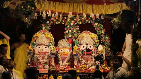 मौसी के घर से विदा लेकर निजधाम आ रहे हैं जगत के नाथ, जानिए बहुदा यात्रा की  क्या है खासियत? - Jagannath Bahuda Yatra 2025 Key Moments of the Divine  Return Journey